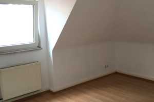 Modernisierte 2-Raum-Dachgeschosswohnung mit Einbauküche in Wuppertal – Franzenstrasse 4, 42105 Wuppertal – Vorschaubild 5