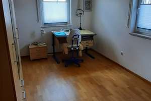 Schöne 4-Zimmer-Doppelhaushälfte in guter Lage mit EBK in Mindelheim – Die vollständige Adresse der Immobilie erhältst du vom Anbieter., 87719 Mindelheim – Vorschaubild 8
