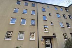 Helle 4-Zimmer Wohnung im 3. OG mit Balkon in Bogenhausen - WG Tauglich