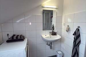 Hell und wohnlich: Zwei Zimmer im Dachgeschoss – 40217 Unterbilk, Düsseldorf – Vorschaubild 9
