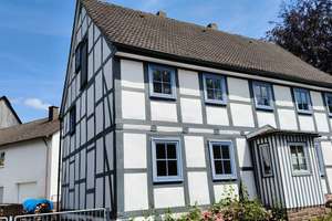 Charmantes Fachwerkhaus mit Innenhof, Geräteschuppen und modernem Komfort in Bevern – Die vollständige Adresse der Immobilie erhältst du vom Anbieter., 37639 Bevern – Vorschaubild 2