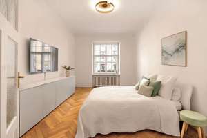 Charmante Stil-Altbauwohnung mit großem Balkon. Zeitlose Schönheit & echtes Wohngefühl. – Die vollständige Adresse der Immobilie erhältst du vom Anbieter., 80797 Neuschwabing, München – Vorschaubild 9