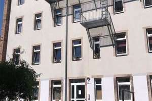 Kompakte Hinterhaus DG 2,5-Zimmer mit Einbauküche, Laminat und Wanne in uninaher Lage! – Rembrandtstraße 31 A, 9111 Zentrum, Chemnitz – Vorschaubild 3