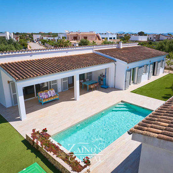 Privates Chalet von 220 m² mit Pool, Parkplatz, großem Garten und Gästehaus.