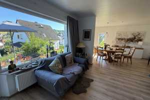 * Urlaubsfeeling pur * 1 Familienhaus mit traumhaften Blick in Niedernhausen OT...... – Rheingau-Taunus-Kreis – Vorschaubild 4