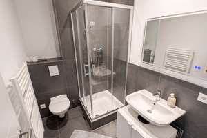 Available from the end of August 2 miles from Clay, Modern, high quality terraced house with kitchen – Zur Schleifmühle 27, 65205 Erbenheim, Wiesbaden – Vorschaubild 7