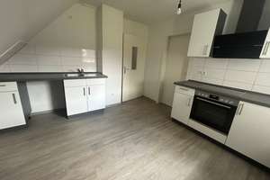 2-Zimmer-Wohnung, frisch gestrichen inkl Einbauküche
