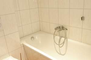 Laminat+Balkon+Bad mit Wanne - Frei ab 1.2.26 – Heimgarten 108, 9127 Gablenz, Chemnitz – Vorschaubild 7
