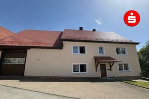 Großes EFH mit angrenzender Scheune und Nebengebäuden in Altdorf OT Eismannsberg
