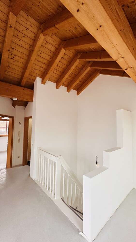 Immobilie in Aschau im Chiemgau - Großzügige 3-Zimmer-Maisonettewohnung mit herrlichem Berg- und Schlossblick - Bild 2