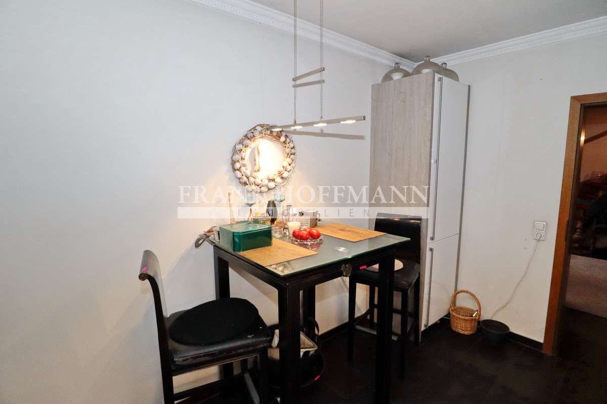 Immobilie in Kaltenkirchen - Traumhaftes Einfamilienhaus in ruhiger Sackgassenendlage mit großem Grundstück in Kaltenkirchen - Bild 2