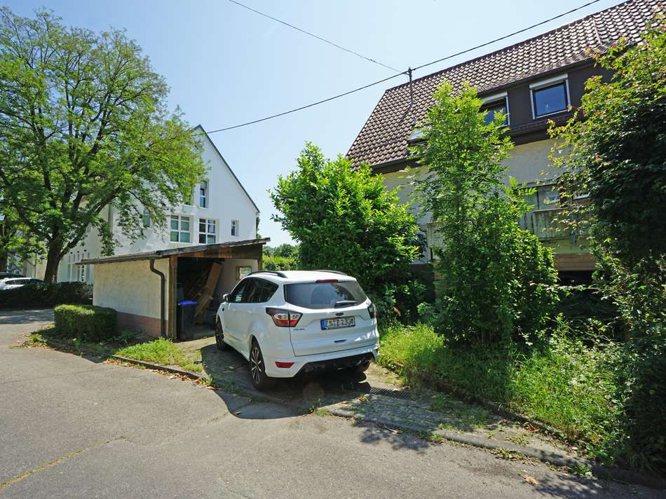 Hausansicht, Carport