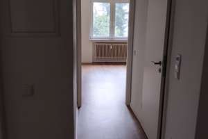 Zuhause mit 2 Zimmern, Einbauküche, Badezimmer,West-Loggia zum ruhigen Innenhof  in  Düsseldorf Bilk – Mecumstraße 31, 40225 Bilk, Düsseldorf – Vorschaubild 2