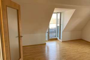 Attraktive, helle 3-Zimmer-DG-Wohnung, Ingolstadt-Süd, gute Anbindung – Kothauer Str. 46, 85053 Südost, Ingolstadt – Vorschaubild 3