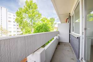 Bezugsfreies Studio-Apartment mit Balkon I nahe Kurfürstendamm I Aufzug I Concierge-Service – Eisenzahnstraße 16, 10709 Wilmersdorf, Berlin – Vorschaubild 3