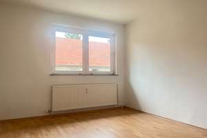 Lichtdurchflutete 4-Zimmerwohnung mit Garage und Gemeinschaftsgarten in Salzgitter-Bad – Hedwigstraße 9, 38259 Salzgitter-Bad, Salzgitter – Vorschaubild 2