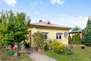 Ein Zuhause mit Herz: saniertes Einfamilienhaus mit Kamin und Gartenidylle