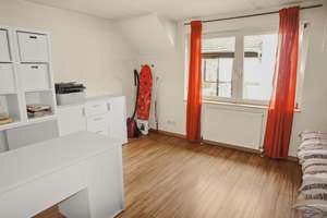 Seltene Gelegenheit: Maisonettewohnung mit Balkon,  zwei Eingängen und Stellplatz – Die vollständige Adresse der Immobilie erhältst du vom Anbieter., 65205 Erbenheim, Wiesbaden – Vorschaubild 4