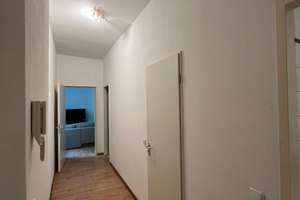 Helle 2-Zimmer Wohnung mit Balkon in Friedrichshain (Berlin) – Jungstraße 24, 10247 Friedrichshain, Berlin – Vorschaubild 1