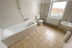 Helle Erdgeschosswohnung mit Tageslichtbad, Badewanne, Innenhofnutzung unweit der Elbwiesen – Alt Westerhüsen 149, 39122 Magdeburg – Vorschaubild 4
