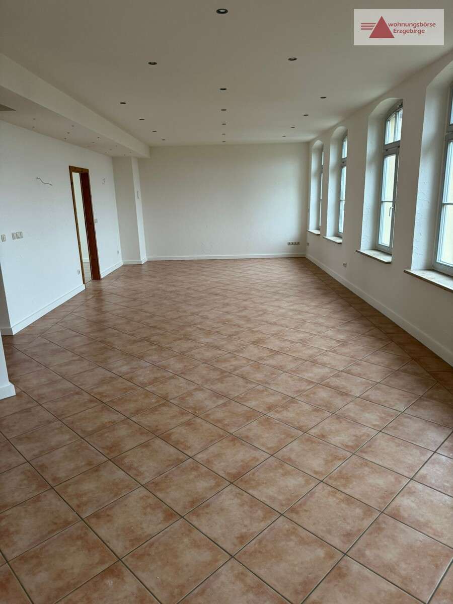 Immobilie in Erlau - Loftartige 3-Raum-Eigentumswohnung in Industriegebäude mit Garage & Carport bei Mittweida, Chemnitz - Bild 0