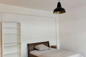 Möblierte 1-Zimmer Wohnung am Kirchplatz (Mietpreis inklusive aller Nebenkosten + WLAN) – Kirchfeldstr. 69, 40217 Friedrichstadt, Düsseldorf – Vorschaubild 2