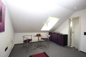 Viel Platz für die ganze Familie
EFH in Bonn-Heiderhof mit Terrassen, Garten und Garage – Die vollständige Adresse der Immobilie erhältst du vom Anbieter., 53177 Heiderhof, Bonn – Vorschaubild 37