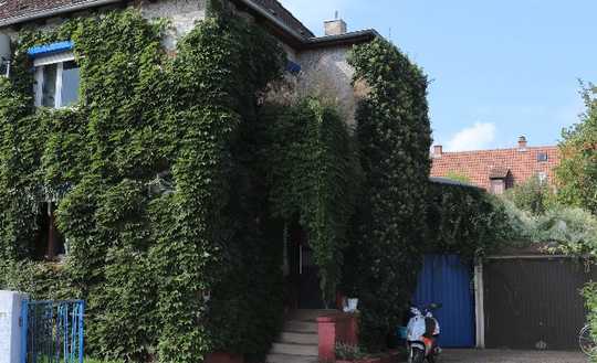 Gemütliche Doppelhaushälfte mit schönem Garten in Zentrumslage von Landau !