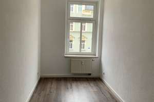 Großzügige 4-Zimmer mit Laminat, EBK und Wannenbad in guter Lage – Zwickauer Straße 408, 9117 Siegmar, Chemnitz – Vorschaubild 9