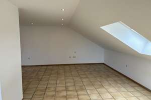 Großzügiges Appartement mit beeindruckender Loggia in Rumeln-Kaldenhausen – Die vollständige Adresse der Immobilie erhältst du vom Anbieter., 47239 Rumeln-Kaldenhausen, Duisburg – Vorschaubild 3