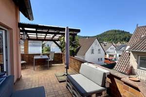 KL-Hohenecken: Freistehendes Zweifamilienhaus mit Doppelgarage, PKW-Stellplätzen und Garten – Die vollständige Adresse der Immobilie erhältst du vom Anbieter., 67661 Hohenecken, Kaiserslautern – Vorschaubild 4