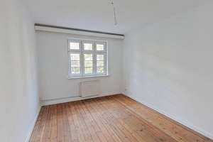 *FRISCH MODERNISIERT* Gemütliche 2,5-Zimmer-Altbauwohnung mit Balkon – Elligersweg 20, 22307 Barmbek-Nord, Hamburg – Vorschaubild 1