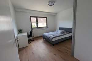 Ein Zimmer verfügbar: Damen-WG in einem renovierten Familienhaus mit vielen Extras – Karlsruhe – Vorschaubild 1