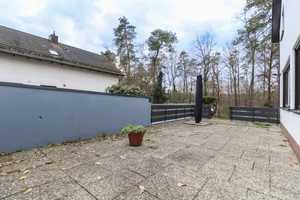 Sofort einziehen: Traumhaftes Einfamilienhaus mit uneinsehbarem Garten und großer Terrasse in Feucht – Nürnberger Land (Kreis) – Vorschaubild 3