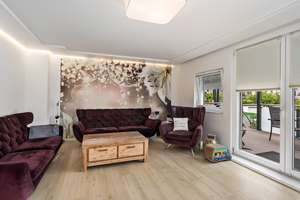 Bremen - Gröpelingen | Modernisiertes Reihenhaus mit riesigem Platzangebot und 2 Garagen – Die vollständige Adresse der Immobilie erhältst du vom Anbieter., 28237 Lindenhof, Bremen – Vorschaubild 3