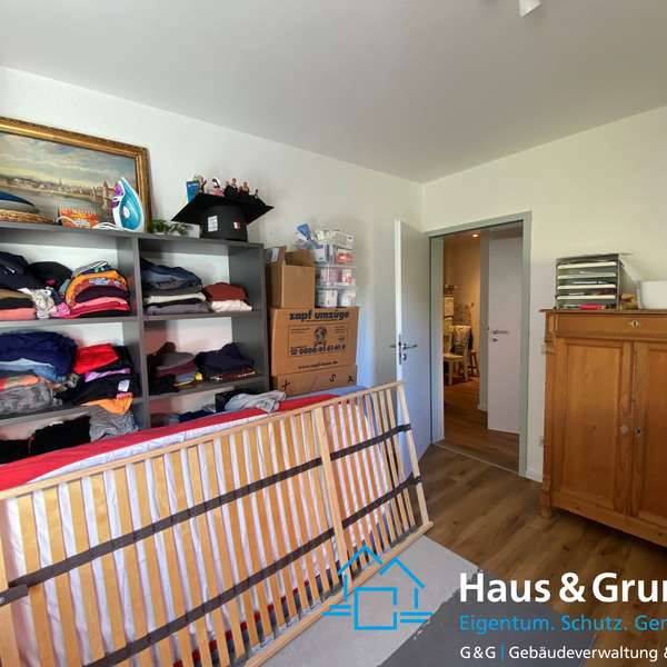 *** Großzügige, helle 5-Zimmer-Erdgeschoss-Wohnung mit Terrasse und Gemeinschaftsgarten ****