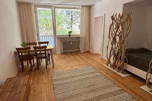 Seltene Chance in Bestlage: Provisionsfreies Juwel mit Parkett & Balkon