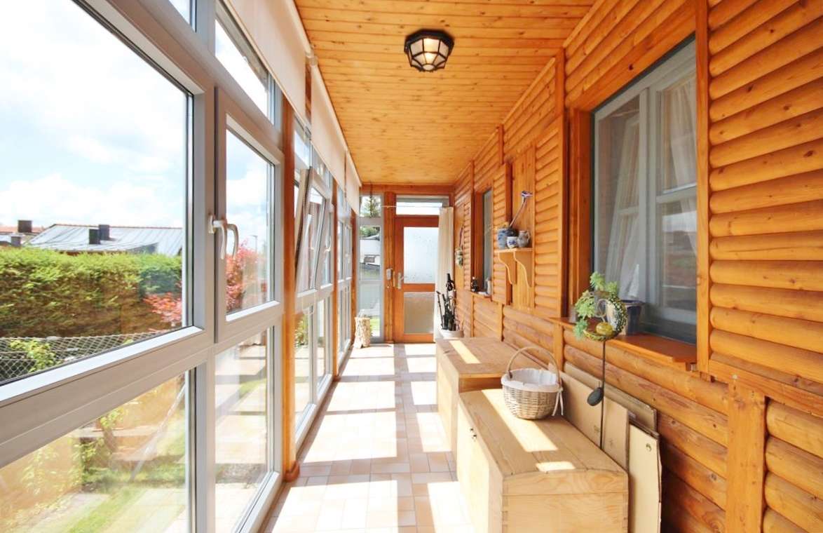 Immobilie in Hinterschmiding - "Für Menschen, die das Besondere lieben"
Liebevolles Unikat mit 2 Garagen, großzügigem Grundstück u - Bild 6