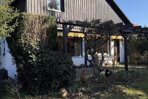 Charmanter Bungalow mit Galerie, Gartenidylle und Garage in Fürth-Vach – Die vollständige Adresse der Immobilie erhältst du vom Anbieter., 90768 Vach, Flexdorf, Ritzmannshof, Fürth – Vorschaubild 2
