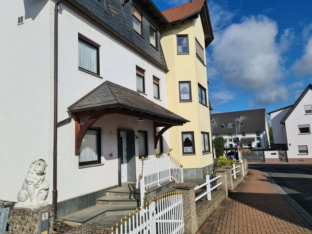 Immobilie in Schöneck - 6.5 % Rendite!!! - Kapitalanlage/Eigennutzung - eine schöne Maisonette Wohnung in Schöneck - Bild 0