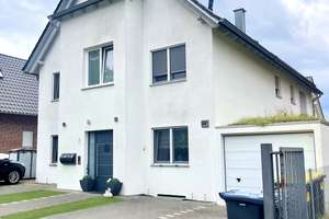 Exklusives 2-Familienhaus mit ca. 210 m² Wohnfläche und zusätzlichem Entwicklungspotenzial
