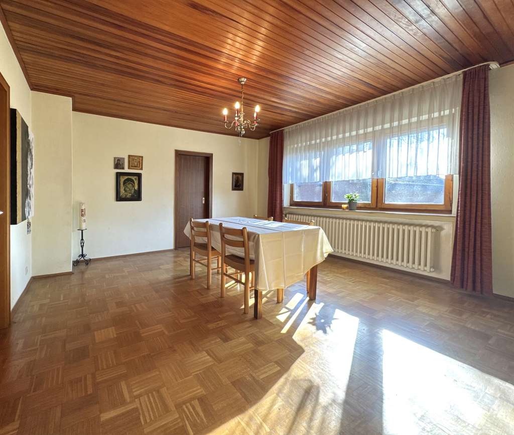 Immobilie in Niederkassel - Viele Gestaltungsmöglichkeiten: 242 m² Wohnfläche & 834 m² Grundstück in Feldrandlage - Bild 2