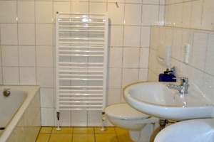 Kompaktes Reihenmittelhaus mit sonnigem Südgarten, Einbauküche und guter Anbindung – Carl-Orff-Straße 26, 85356 Freising – Vorschaubild 7