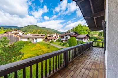 DHH mit großem Garten und viel Potenzial in guter Lage von Bad Wiessee