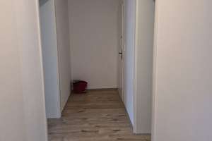 Helle, freundliche 3-Zimmer Wohnung mit Premium Wohnküche in saniertem Energieffizienzhaus 40EE – Augustastraße 140, 42119 Elberfeld, Wuppertal – Vorschaubild 2