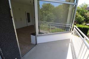 ZOO/DÜSSELTAL EXKLUSIV RENOVIERT BALKON INS GRÜNE SEP. KÜCHE LAMINAT MODERNES DUSCHBAD HOCHPARTERRE – Heinrichstraße 60A, 40239 Düsseltal, Düsseldorf – Vorschaubild 10