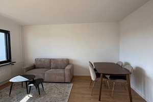 Bright Fully Furnished 2-Room Apartment with Balcony – Belfaster Straße 52, 13349 Berlin – Vorschaubild 2