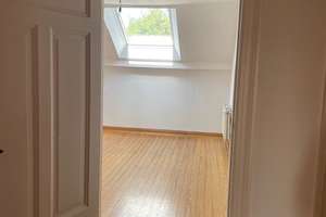 Viel Raum zum Wohlfühlen in dieser  4-Zimmer-Wohnung in Bremen – Parkallee 73, 28209 Barkhof, Bremen – Vorschaubild 3