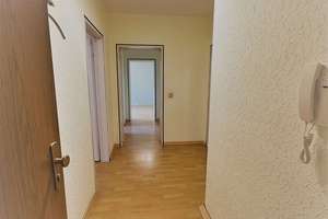 Gepflegte 2 ZKB Eigentumswohnung mit Loggia und Aufzug in ruhiger, zentraler Lage von Dudweiler Süd – Die vollständige Adresse der Immobilie erhältst du vom Anbieter., 66125 Dudweiler (Ortsteil), Saarbrücken – Vorschaubild 3