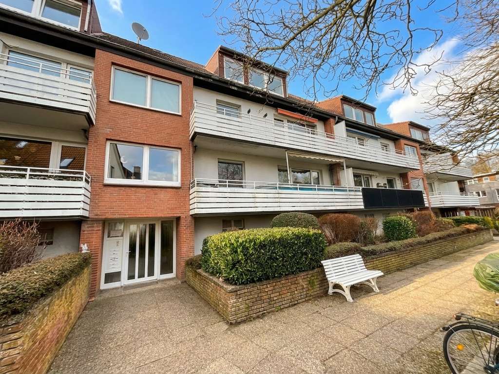 Immobilie in Eutin - 3-Zimmer DG-Wohnung in Eutin in begehrter Lage - Bild 0